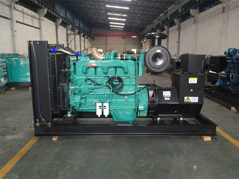 坡头如何判断一个电压表是否具有自动量程切换功能？