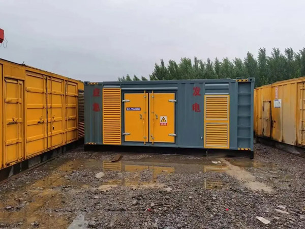 坡头柴油发电机如何判断干式空气滤清器是否需要更换？