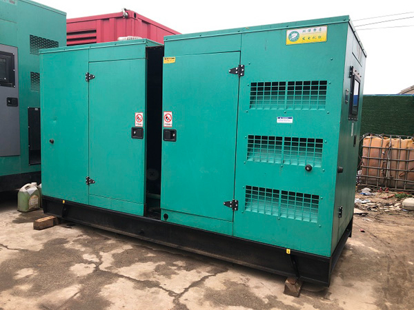 坡头怎样合理控制磷酸铁锂蓄电池的充放电倍率以延长其使用寿命？